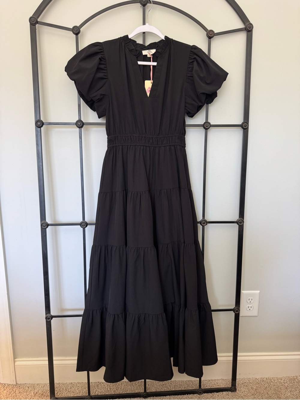 entro Black Puff-Sleeve Tiered Maxi Dress